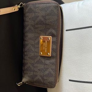 Michael Kors wallet gentle used